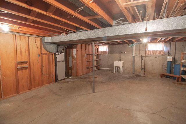 1213 SMILEY LN, Columbia, MO 65202