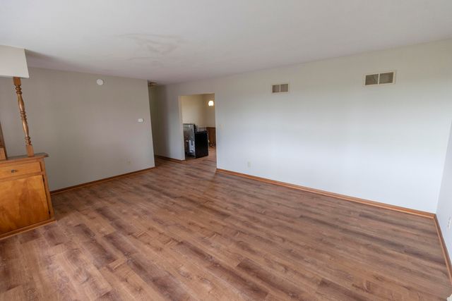 1213 SMILEY LN, Columbia, MO 65202