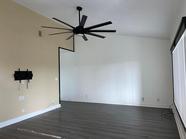 815 W Boynton Beach Boulevard 7-205, Boynton Beach, FL 33426