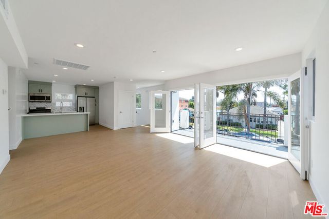 3045 Wellington Road, Los Angeles, CA 90016