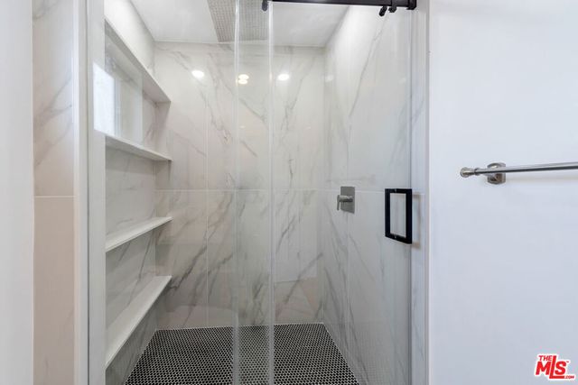 3045 Wellington Road, Los Angeles, CA 90016