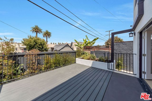 3045 Wellington Road, Los Angeles, CA 90016