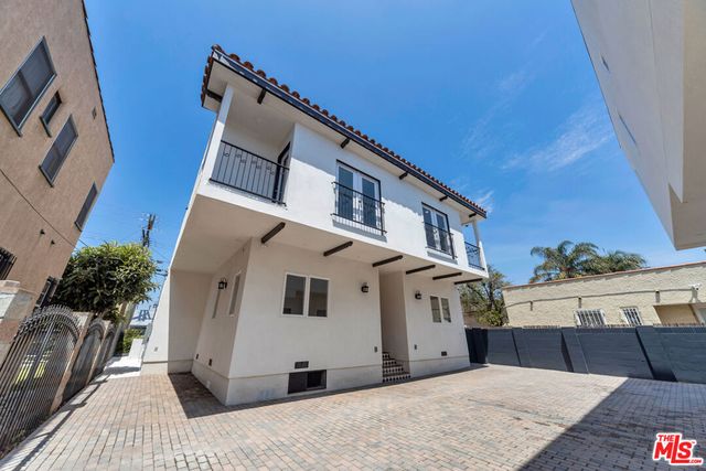 3045 Wellington Road, Los Angeles, CA 90016