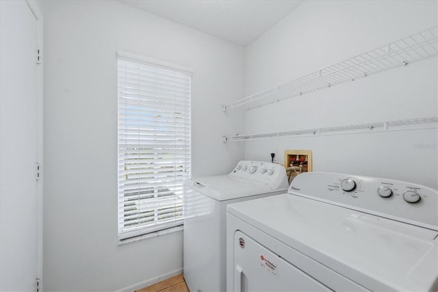 4921 THAMES LANE, Sarasota, FL 34238