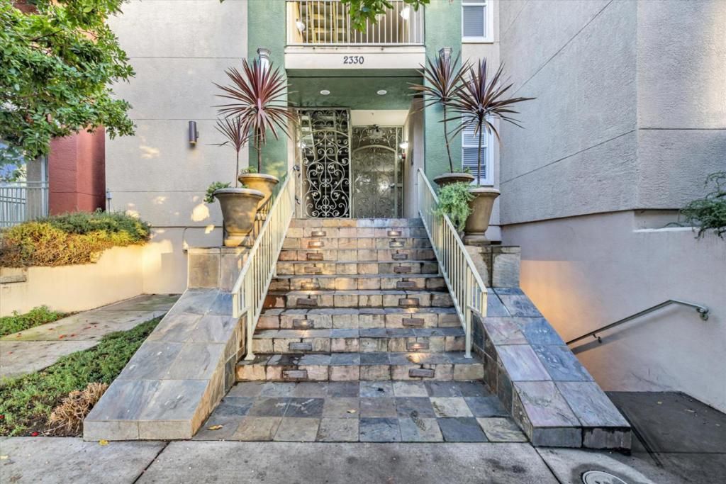 2330 University Avenue 350, East Palo Alto, CA 94303