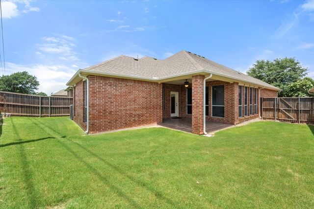 302 Blake Lane, Midlothian, TX 76065