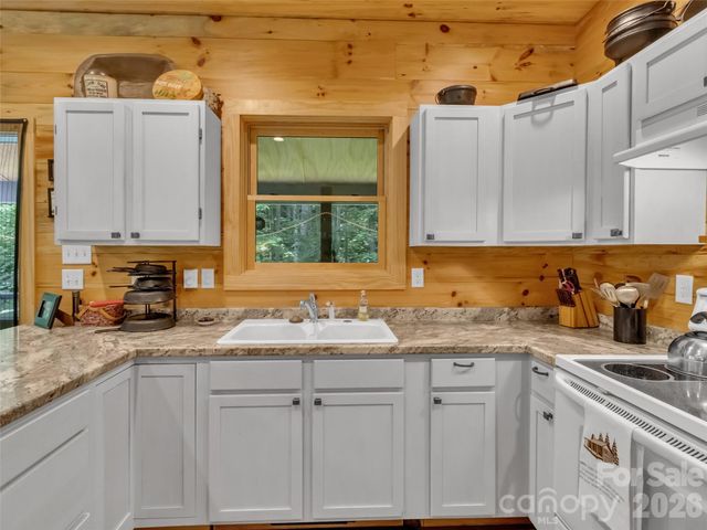 85 Lady Slipper Trail, Hot Springs, NC 28743