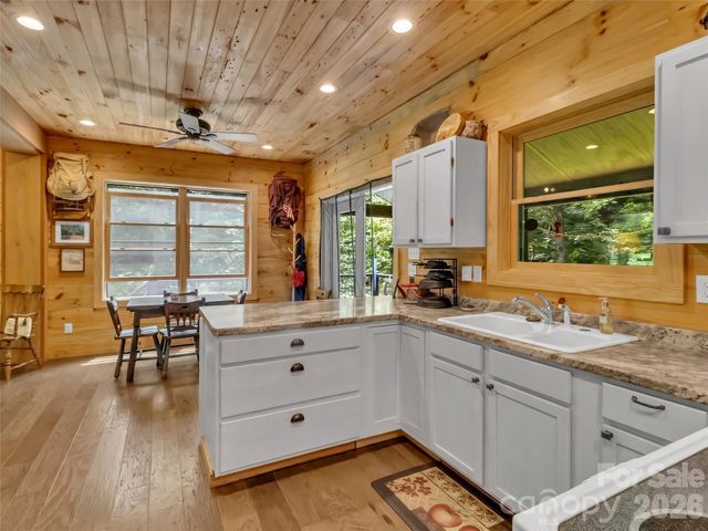85 Lady Slipper Trail, Hot Springs, NC 28743