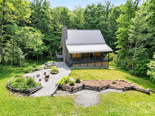 85 Lady Slipper Trail, Hot Springs, NC 28743