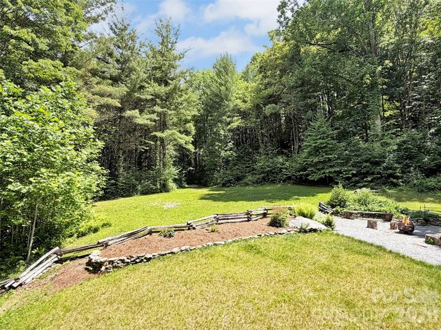 85 Lady Slipper Trail, Hot Springs, NC 28743