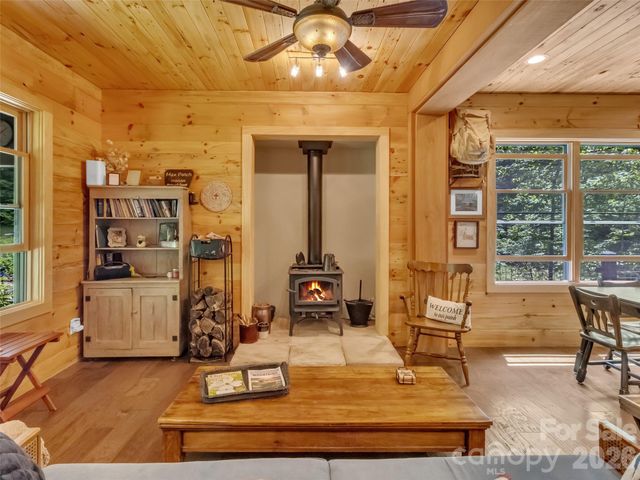85 Lady Slipper Trail, Hot Springs, NC 28743