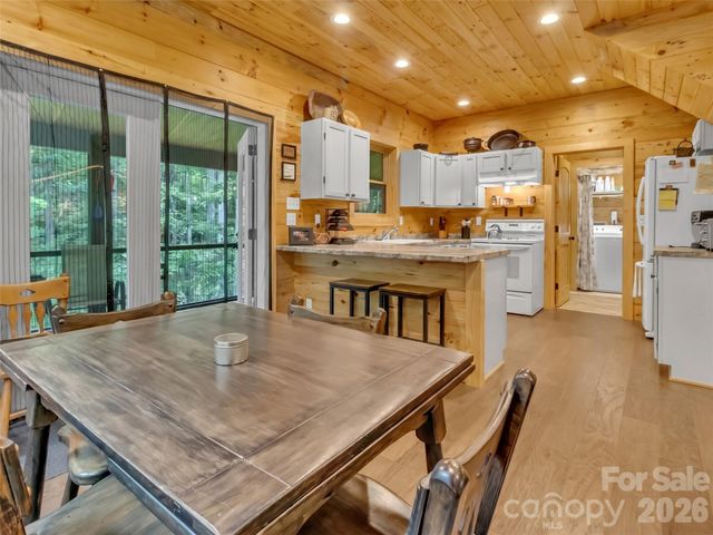 85 Lady Slipper Trail, Hot Springs, NC 28743