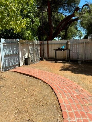 629 E Latham Avenue, Hemet, CA 92543