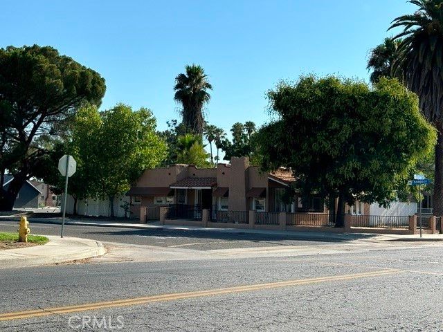 629 E Latham Avenue, Hemet, CA 92543