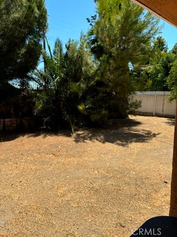 629 E Latham Avenue, Hemet, CA 92543