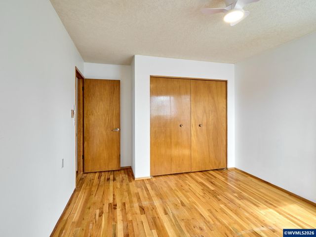 2207 Oregon Ct, Woodburn, OR 97071