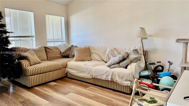 977 Riverside Dr 237, Coral Springs, FL 33071