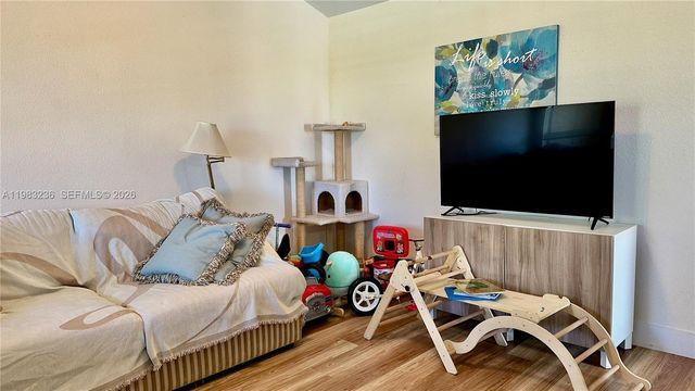 977 Riverside Dr 237, Coral Springs, FL 33071