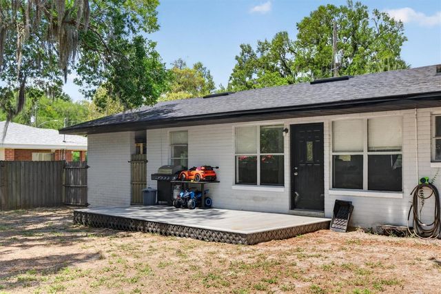 2303 MAHONEY AVENUE, Leesburg, FL 34748