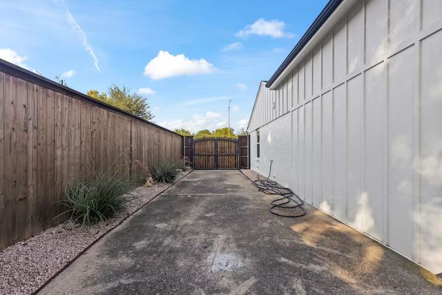 315 Easton Road, Dallas, TX 75218