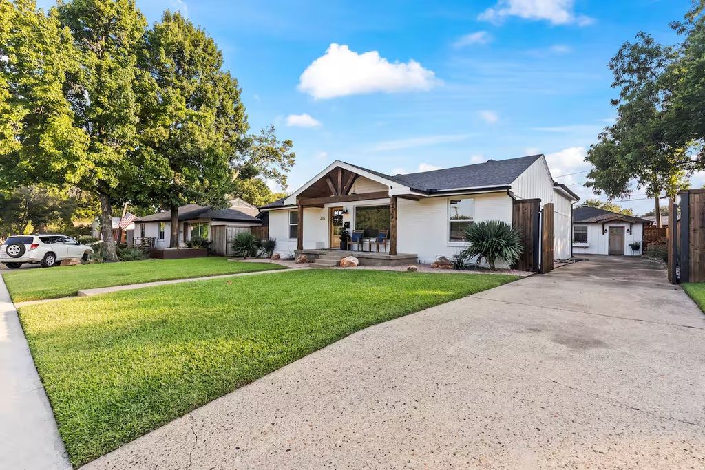 315 Easton Road, Dallas, TX 75218