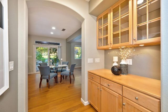 910 Lighthouse Dr, West Sacramento, CA 95605