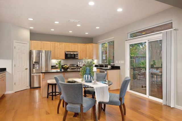 910 Lighthouse Dr, West Sacramento, CA 95605