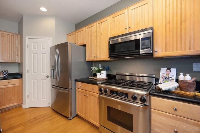 910 Lighthouse Dr, West Sacramento, CA 95605