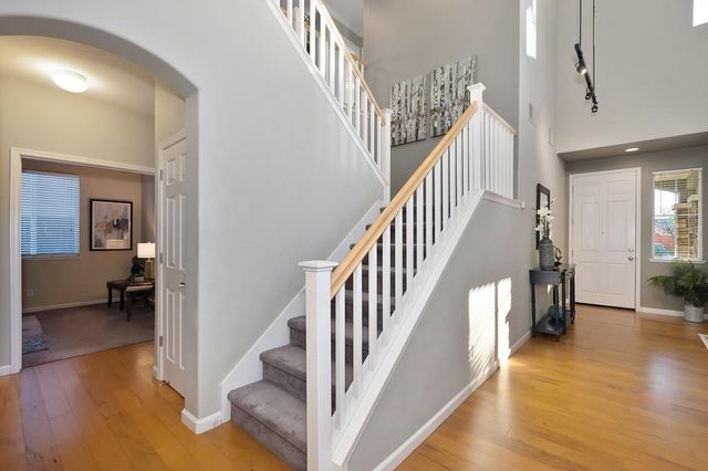 910 Lighthouse Dr, West Sacramento, CA 95605