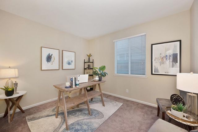 910 Lighthouse Dr, West Sacramento, CA 95605