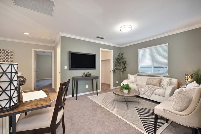 910 Lighthouse Dr, West Sacramento, CA 95605