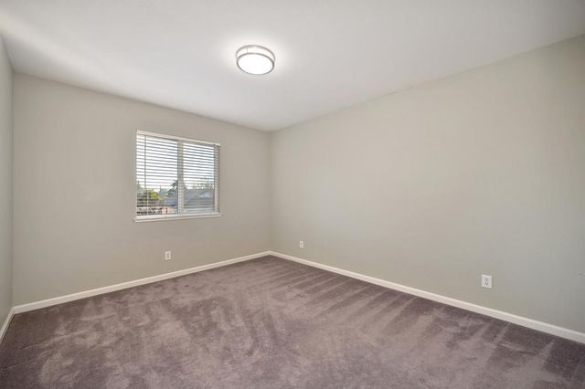 910 Lighthouse Dr, West Sacramento, CA 95605