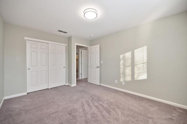 910 Lighthouse Dr, West Sacramento, CA 95605