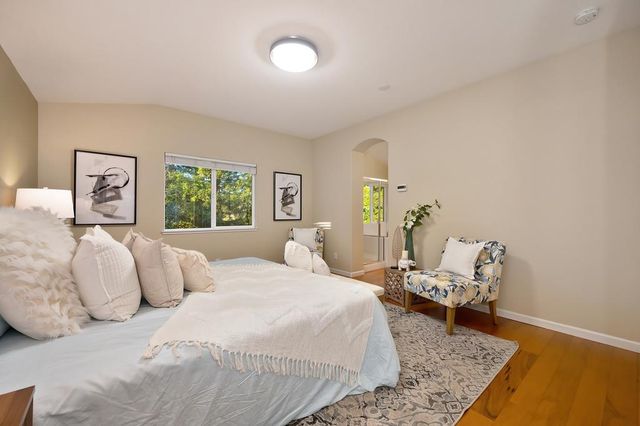 910 Lighthouse Dr, West Sacramento, CA 95605