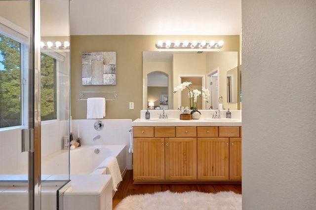 910 Lighthouse Dr, West Sacramento, CA 95605