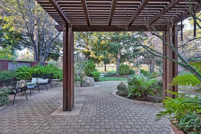 910 Lighthouse Dr, West Sacramento, CA 95605