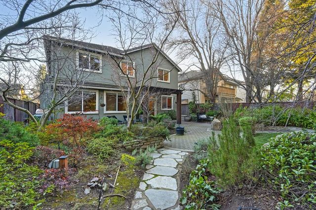 910 Lighthouse Dr, West Sacramento, CA 95605