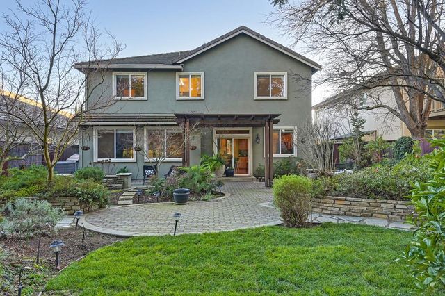 910 Lighthouse Dr, West Sacramento, CA 95605