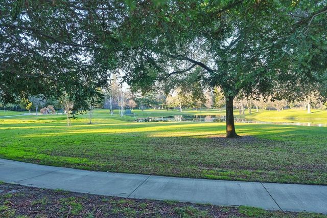 910 Lighthouse Dr, West Sacramento, CA 95605