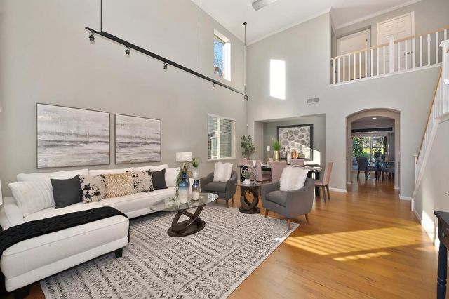 910 Lighthouse Dr, West Sacramento, CA 95605