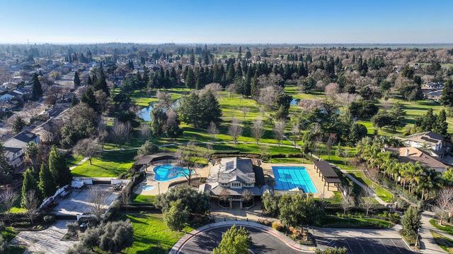 910 Lighthouse Dr, West Sacramento, CA 95605
