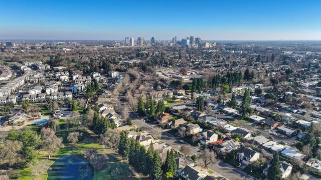 910 Lighthouse Dr, West Sacramento, CA 95605