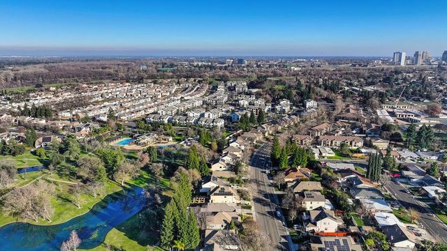 910 Lighthouse Dr, West Sacramento, CA 95605