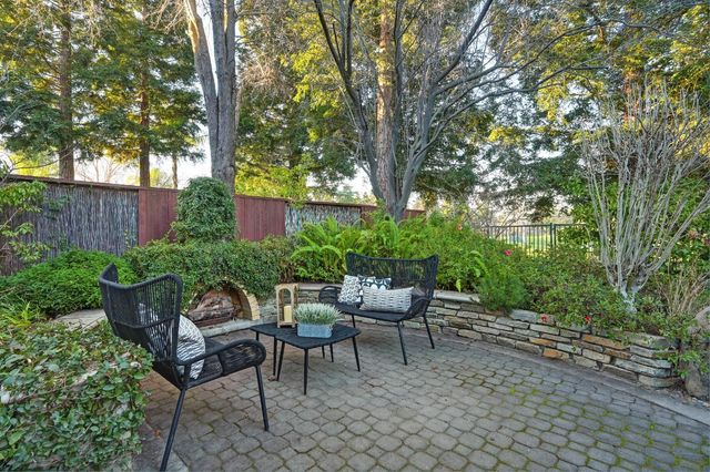 910 Lighthouse Dr, West Sacramento, CA 95605