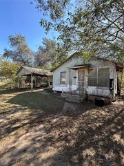 306 Jerry Street, Hallettsville, TX 77964