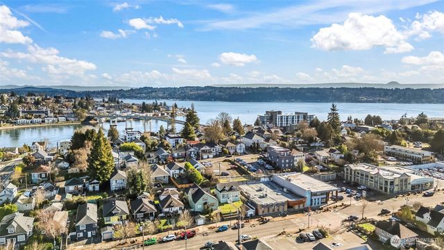 1103 Cogean Avenue, Bremerton, WA 98337