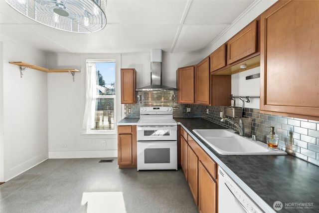 1103 Cogean Avenue, Bremerton, WA 98337