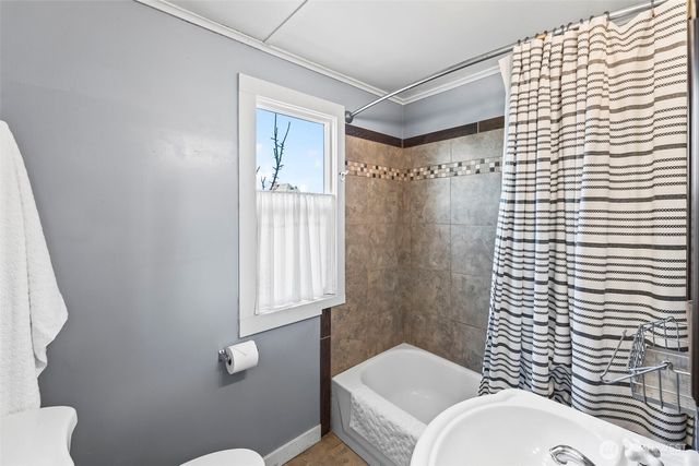 1103 Cogean Avenue, Bremerton, WA 98337