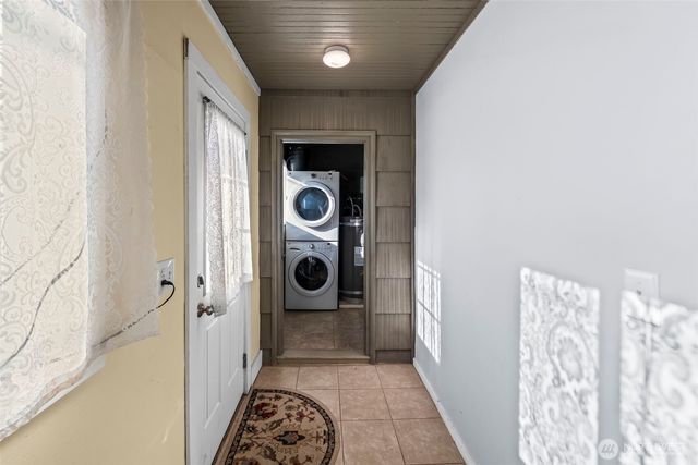 1103 Cogean Avenue, Bremerton, WA 98337