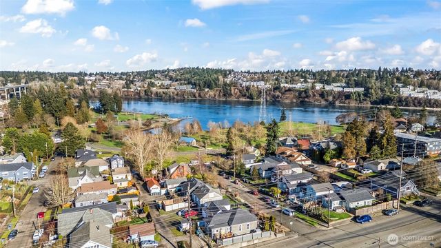 1103 Cogean Avenue, Bremerton, WA 98337